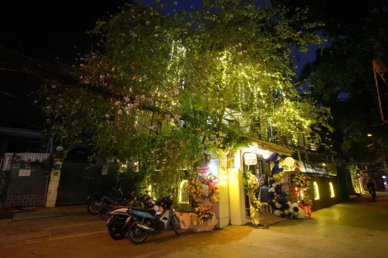 Musketeers Guest House Hanoi Exterior photo