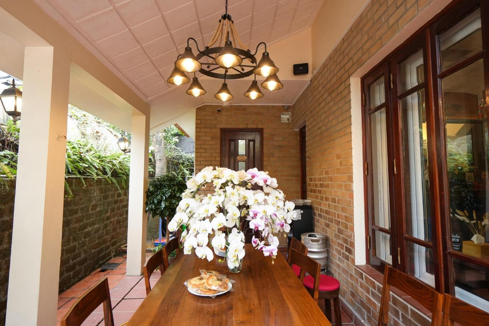 Musketeers Guest House Hanoi Exterior photo